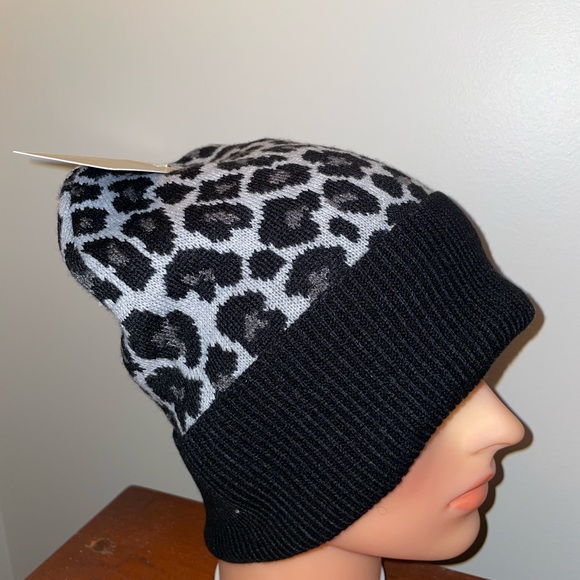 Michael Kors Womens Leopard Beanie Hat One Size Retail $78 New with Tag - Picture 6 of 10